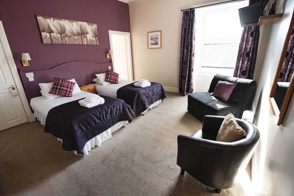 The Kirkmichael Hotel 26/41