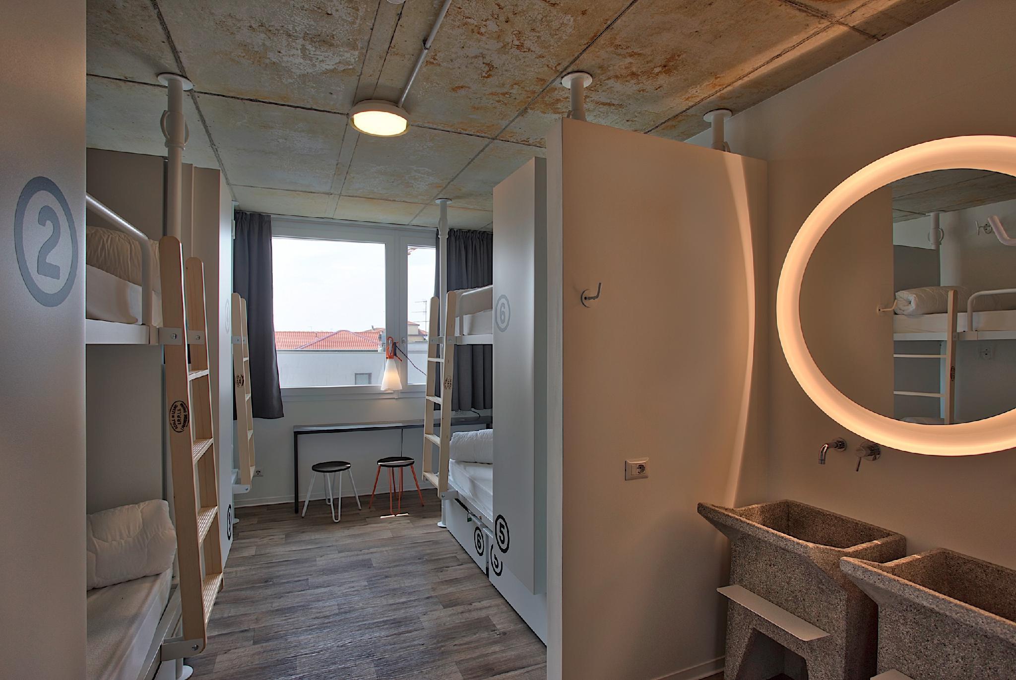 Female Dorm, Female Only, 6 Beds