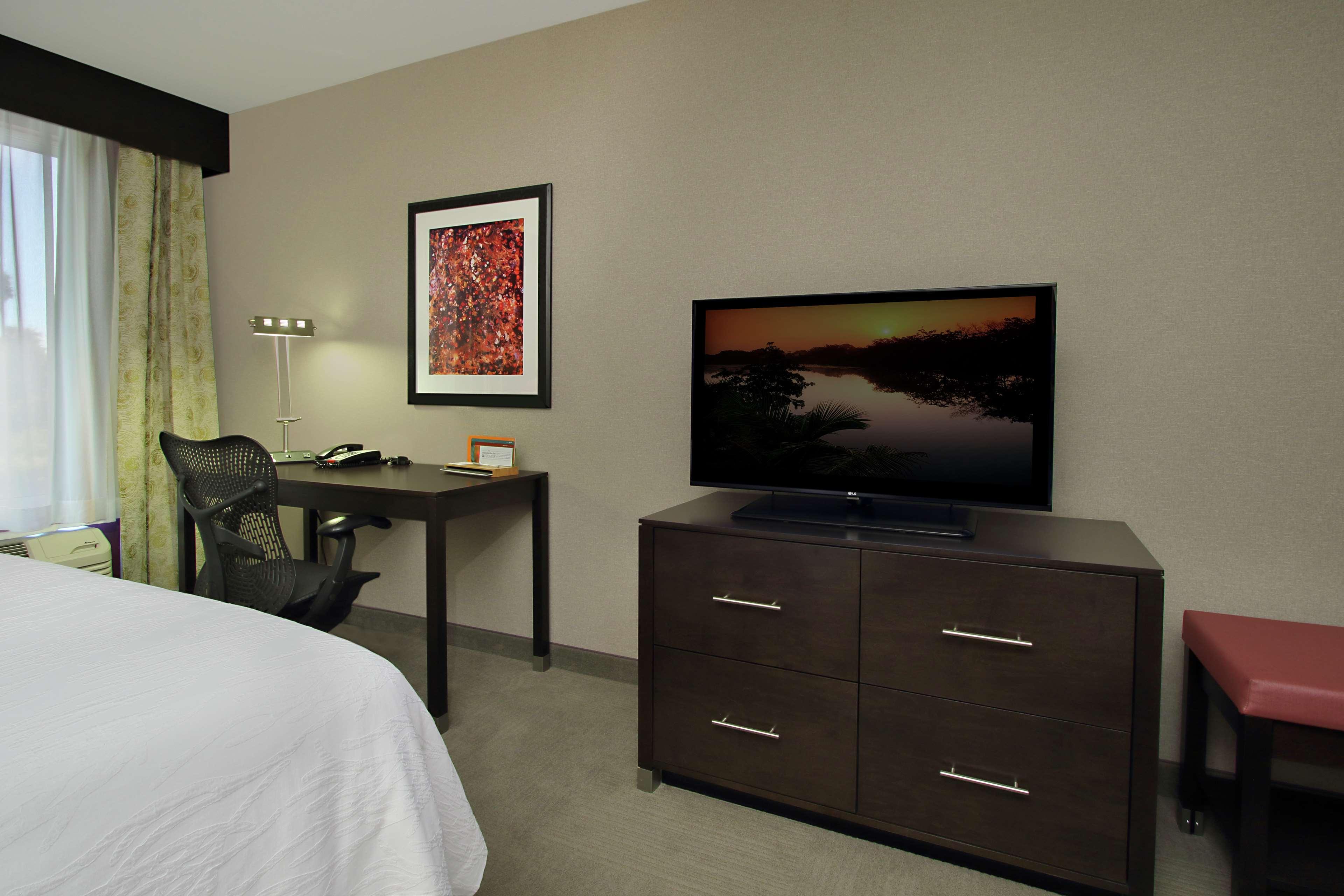 ROOM, KING BED, CORNER, ACCESSIBLE