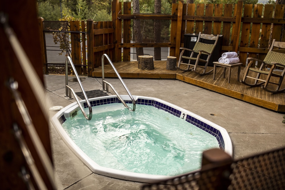 Gravity Haus Truckee-Tahoe 30/50