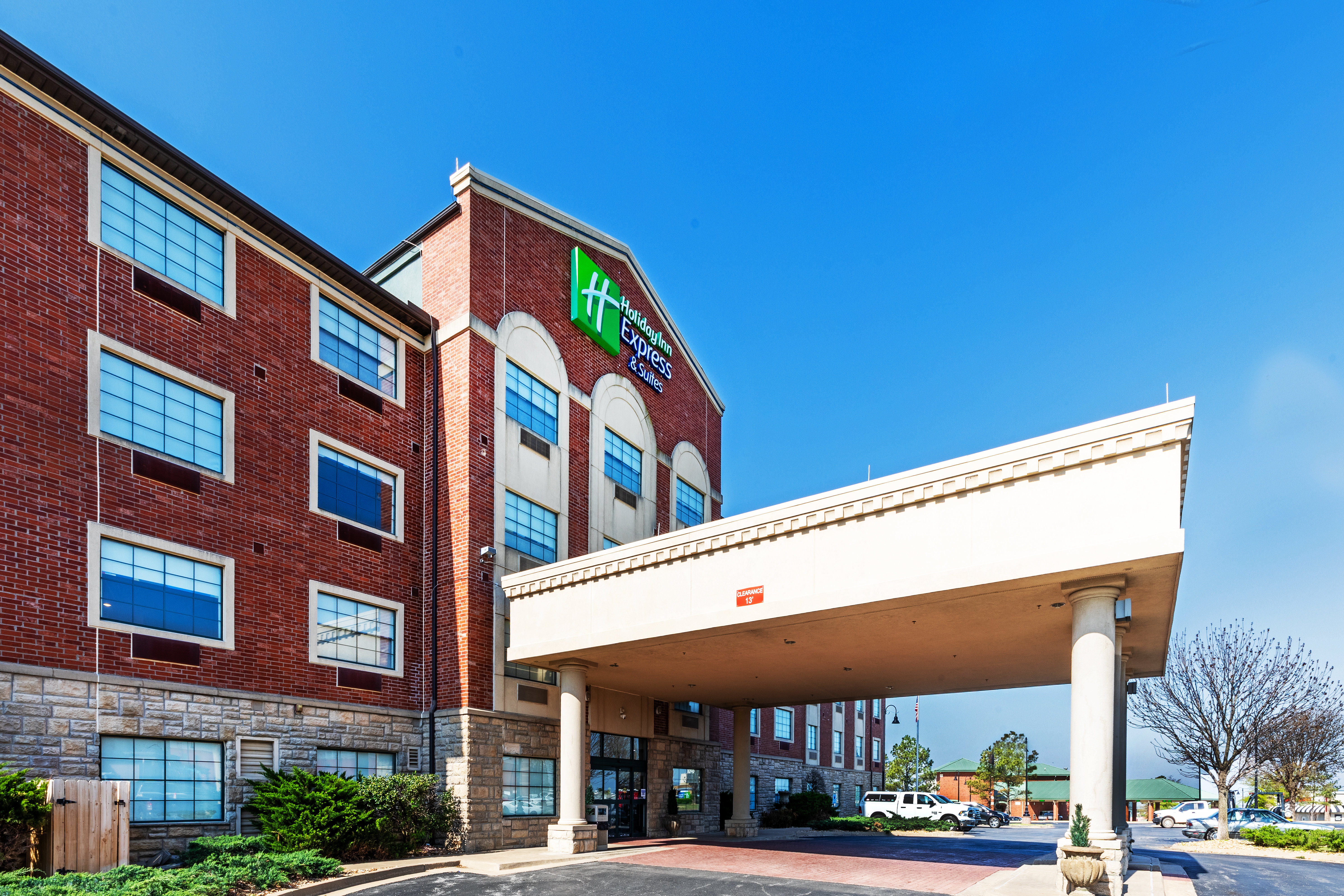 Holiday Inn Express Hotel and Suites Tulsa S Broken Arrow Hwy 51 8/80