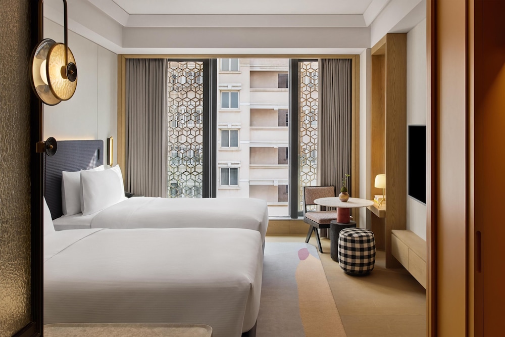 Xi Zhe Wuxi, Curio Collection by Hilton 18/36