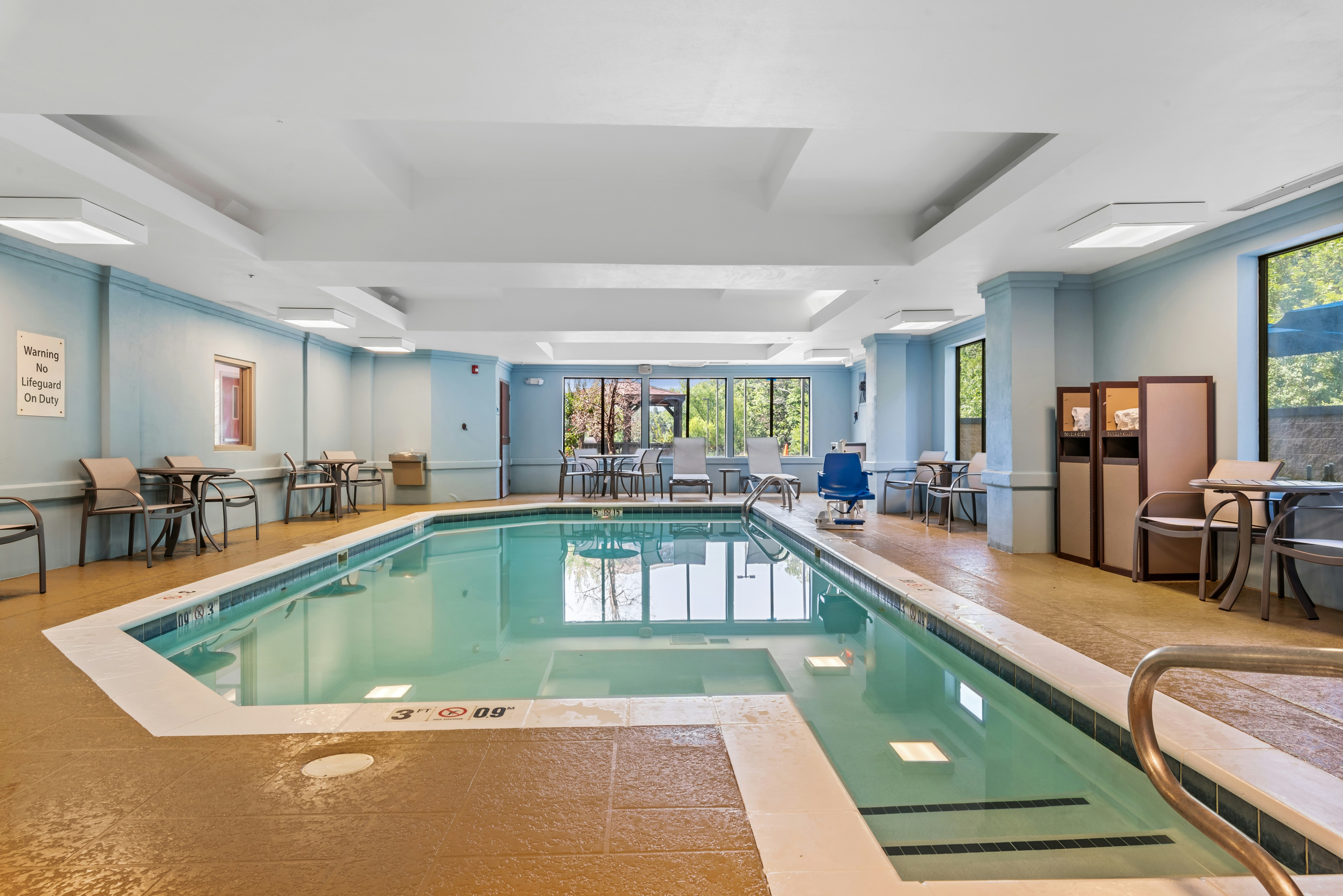 Holiday Inn Express Suites Maumelle Little Rock Nw 20/42