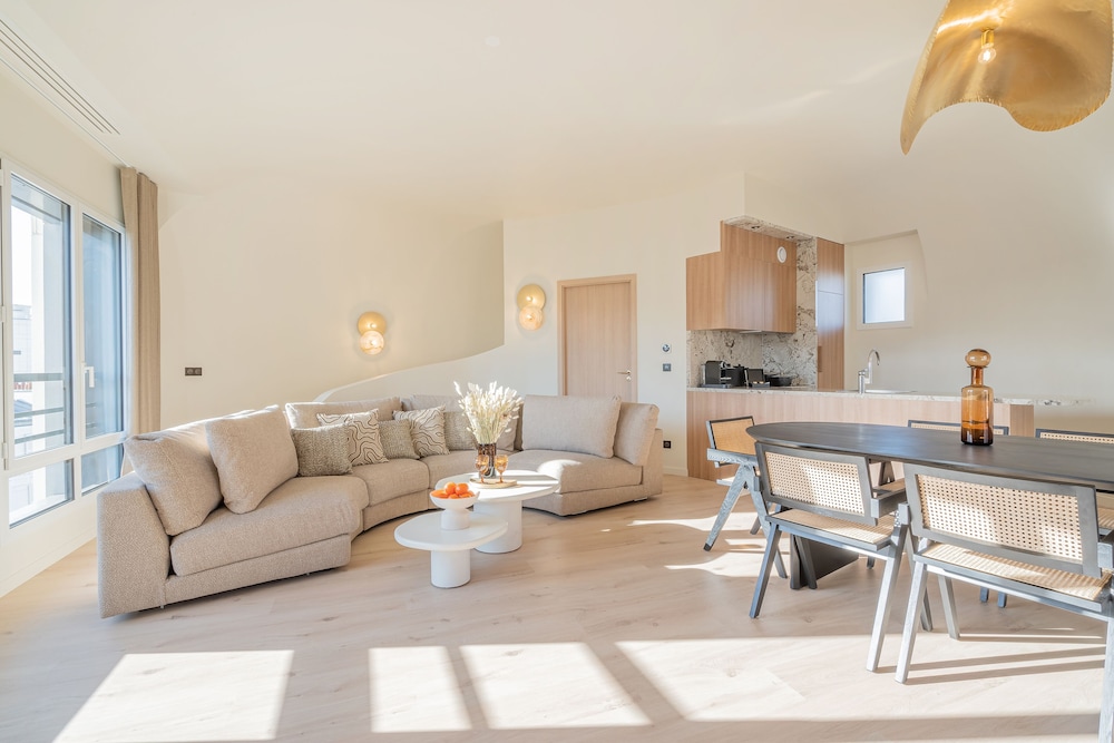 Yuna Porte Maillot - ApartHotel 32/50