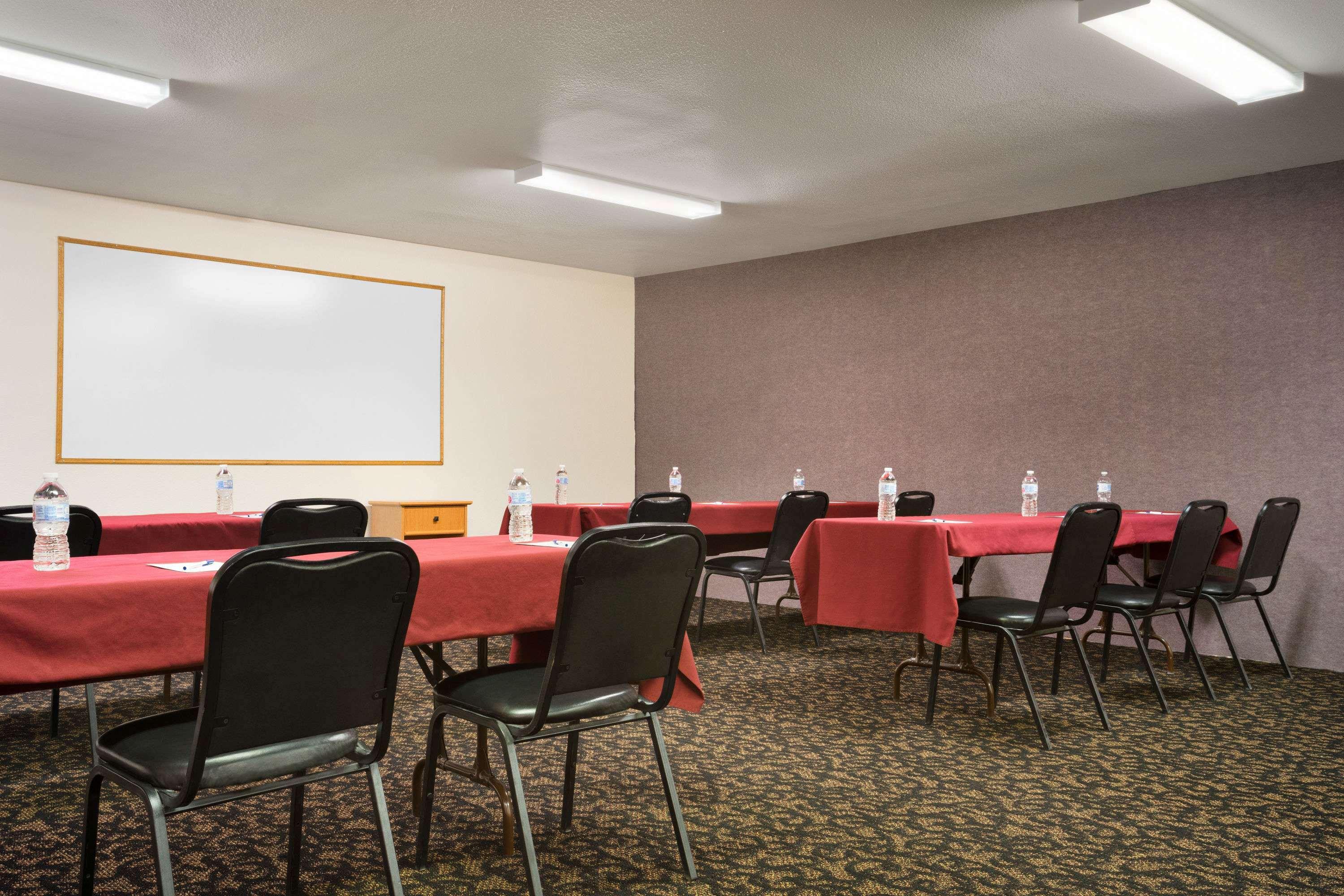 Travelodge By Wyndham Cheyenne 12/18
