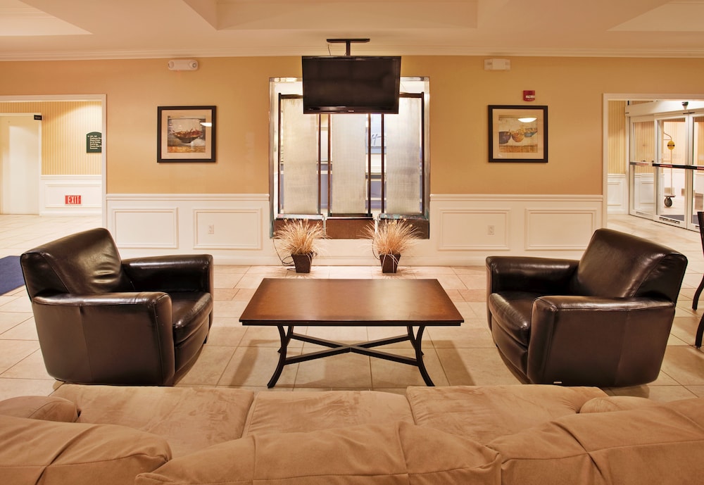 Holiday Inn Express Hotel And Suites Wichita Airport 36/58