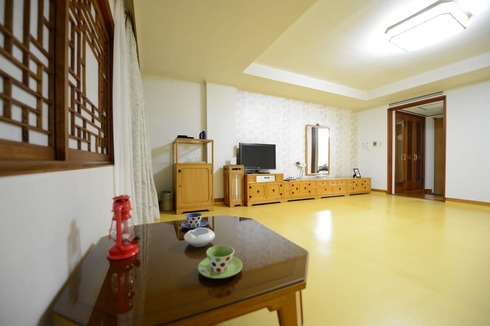 Onyang Hot Spring Hotel 28/42
