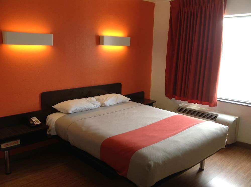Motel6 Dallas, TX - Northeast 21/45