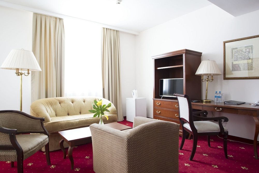ATYRAU DASTAN HOTEL 18/30