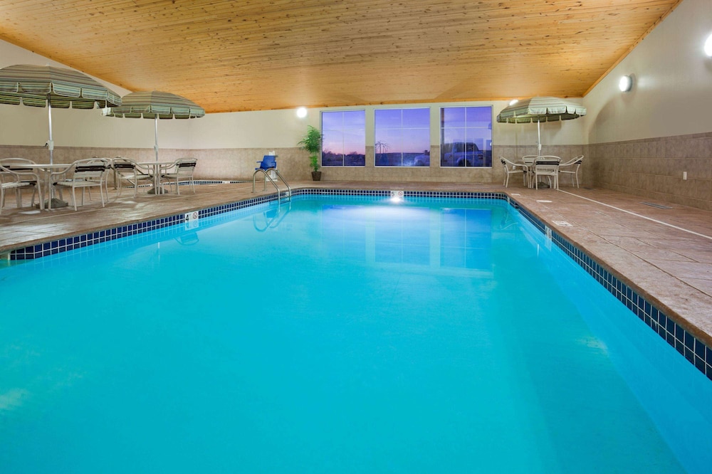 Americinn By Wyndham Osage 7/48