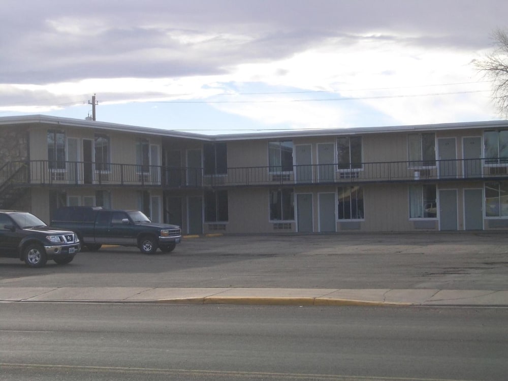Laramie Valley Inn 32/35
