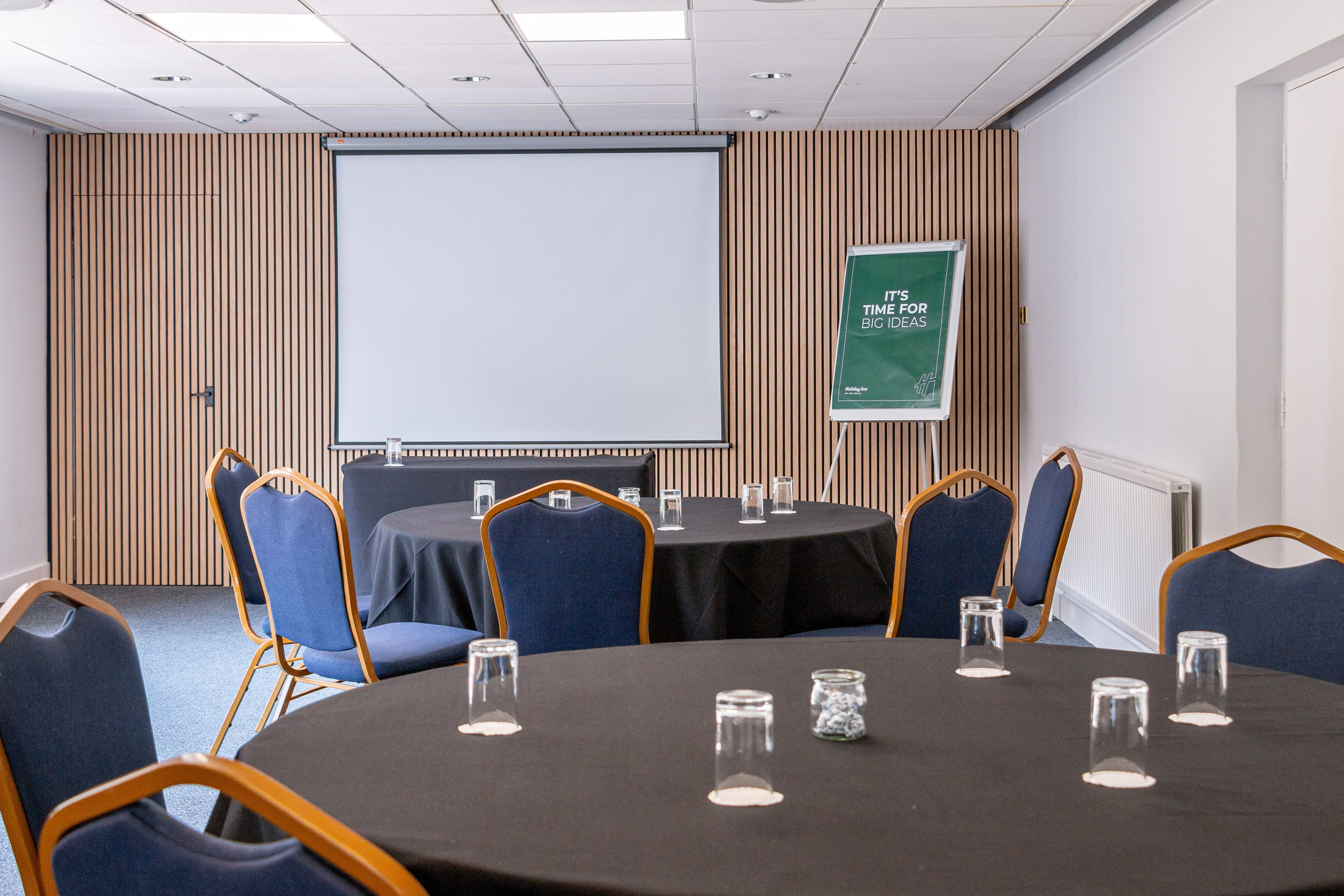 Holiday Inn Newport 32/46