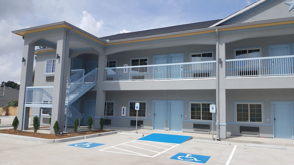 Haven Inn & Suites Willowbrook 1/37
