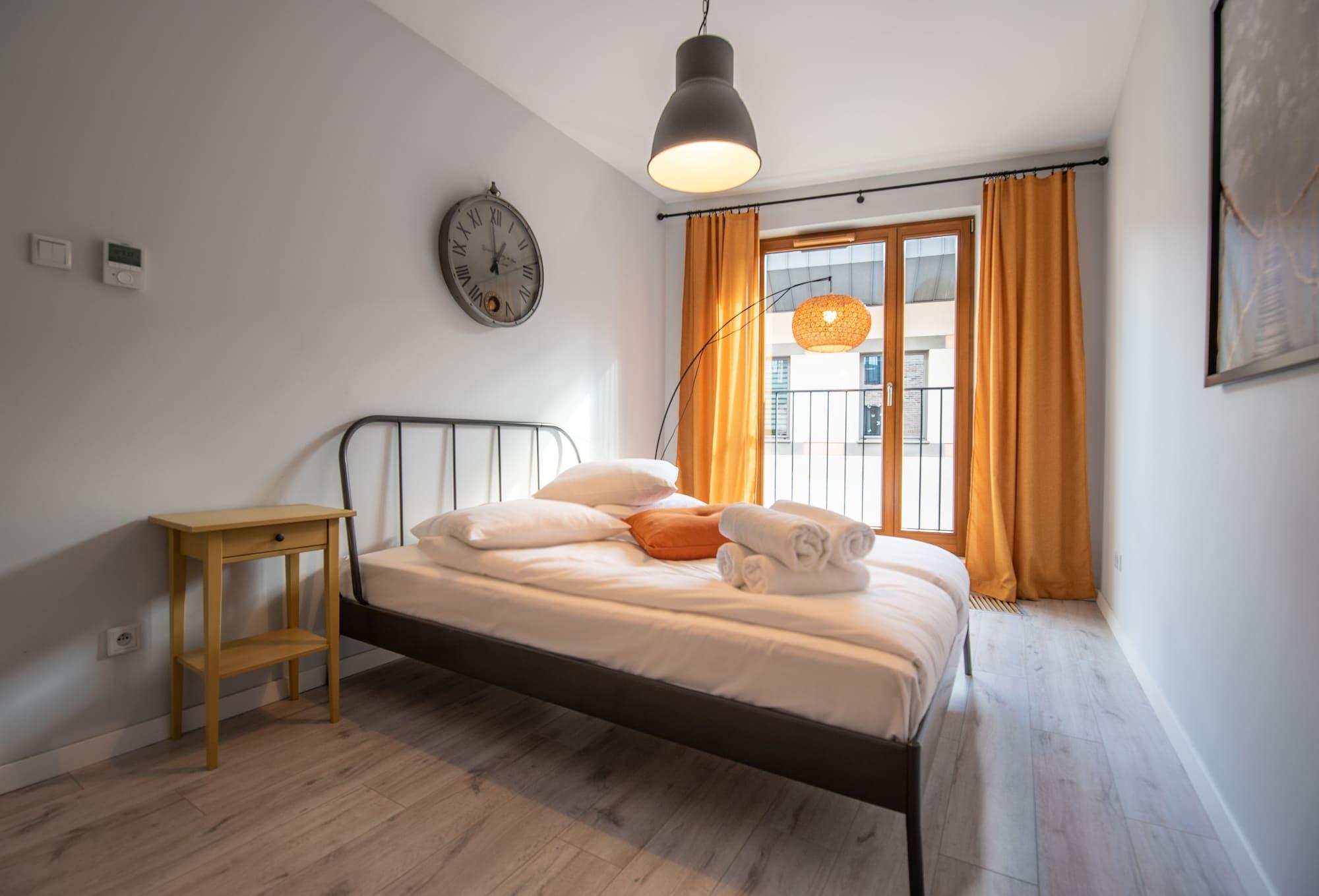 Business, Apartment