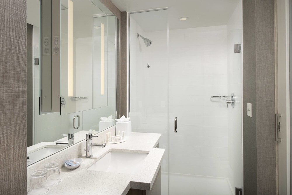 SPRINGHILL SUITES ALBUQUERQUE NORTH/JOURNAL CENTER 10/28