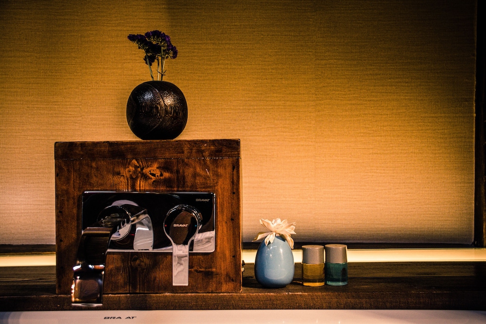Arro Khampa by Zinc Journey Shangri-la 34/72
