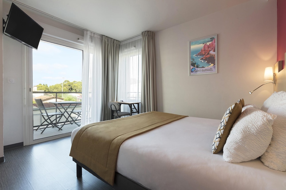 Sure Hotel by Best Western Saint-Raphael Le Dramont 15/48