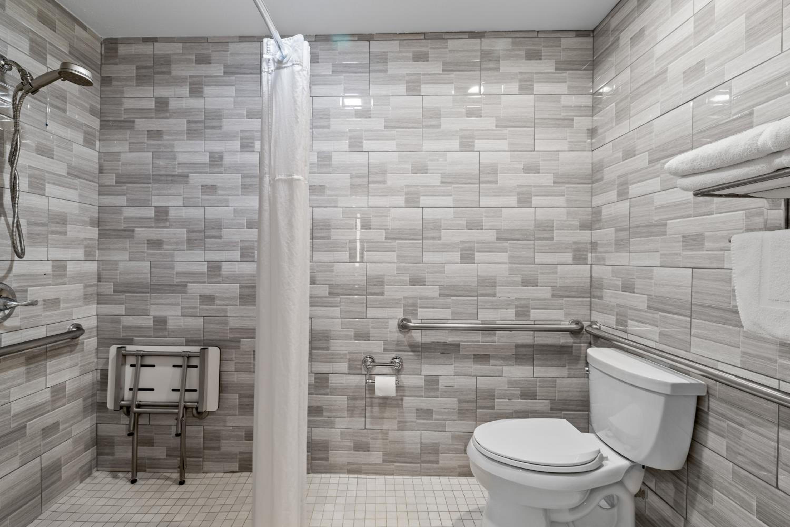 غرفة بسرير كوين لذوي الإعاقة، Hotel Skye San Bruno 3/9
