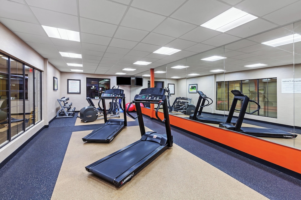 Holiday Inn Express Hotel And Suites Houston East 24/50