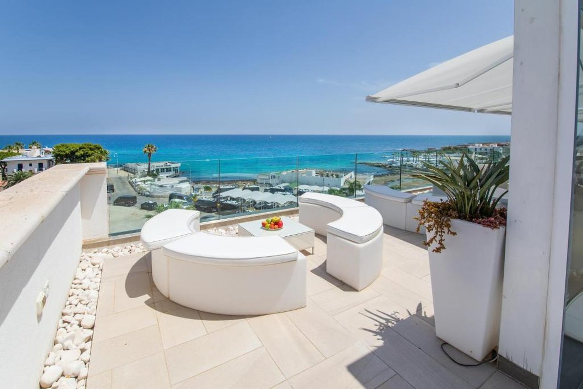 Bianco Riccio Suite Hotel 74/79