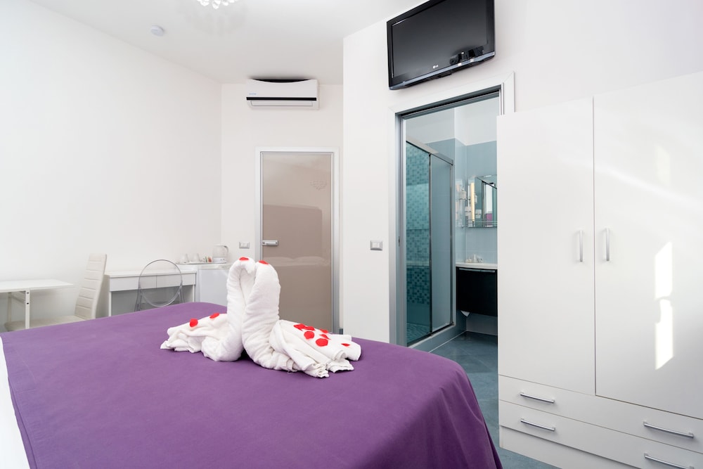 Emily Suites 19/51