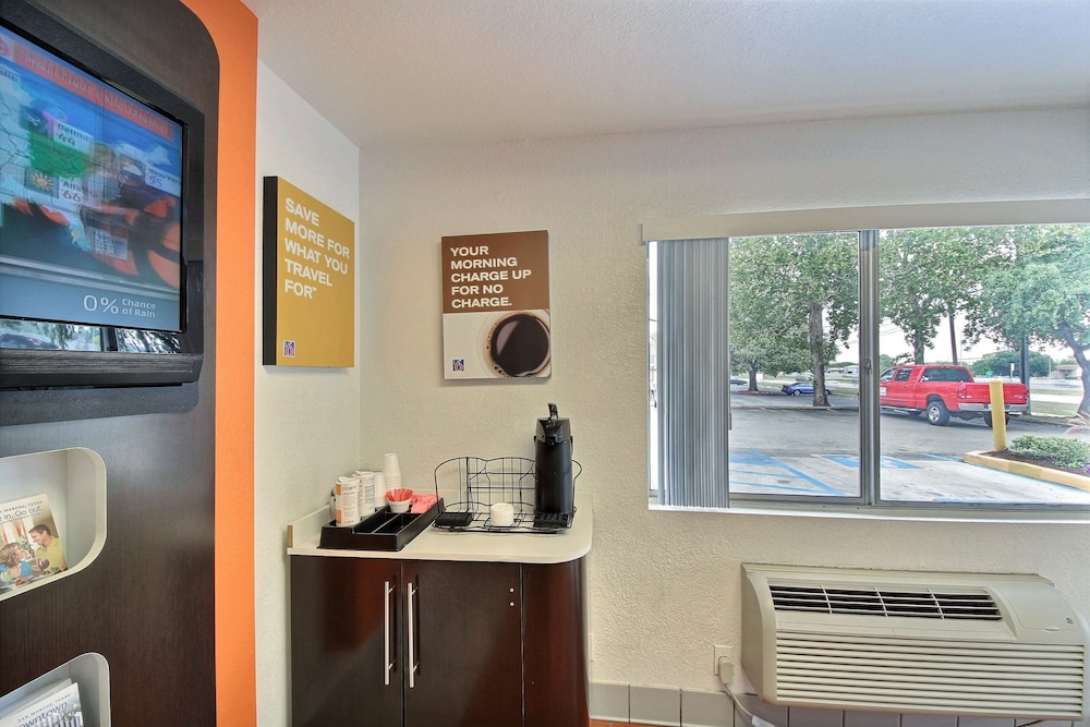 Motel6 San Marcos, TX 12/49