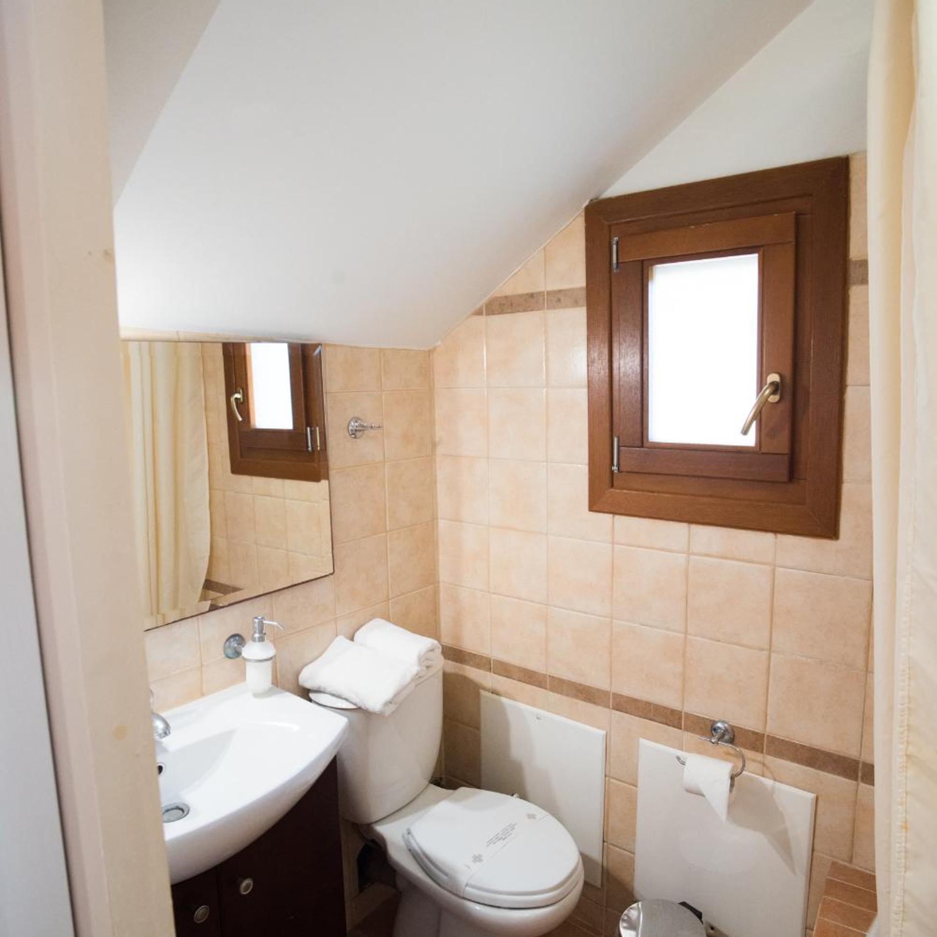 جناح كومفورت، Katalagari Country Suites 2/2