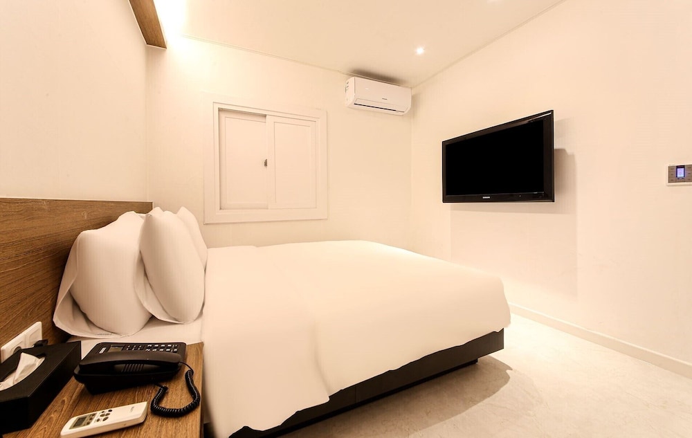 Busan Seomyeon Business Hotel J7 8/20