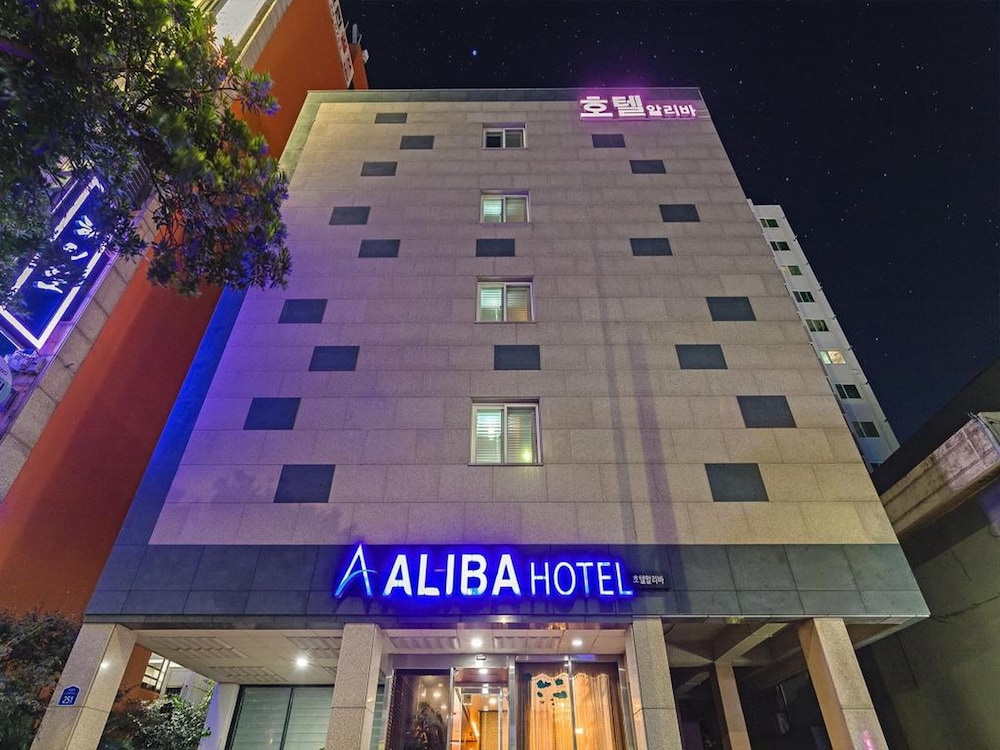 Aliba Hotel 2/39