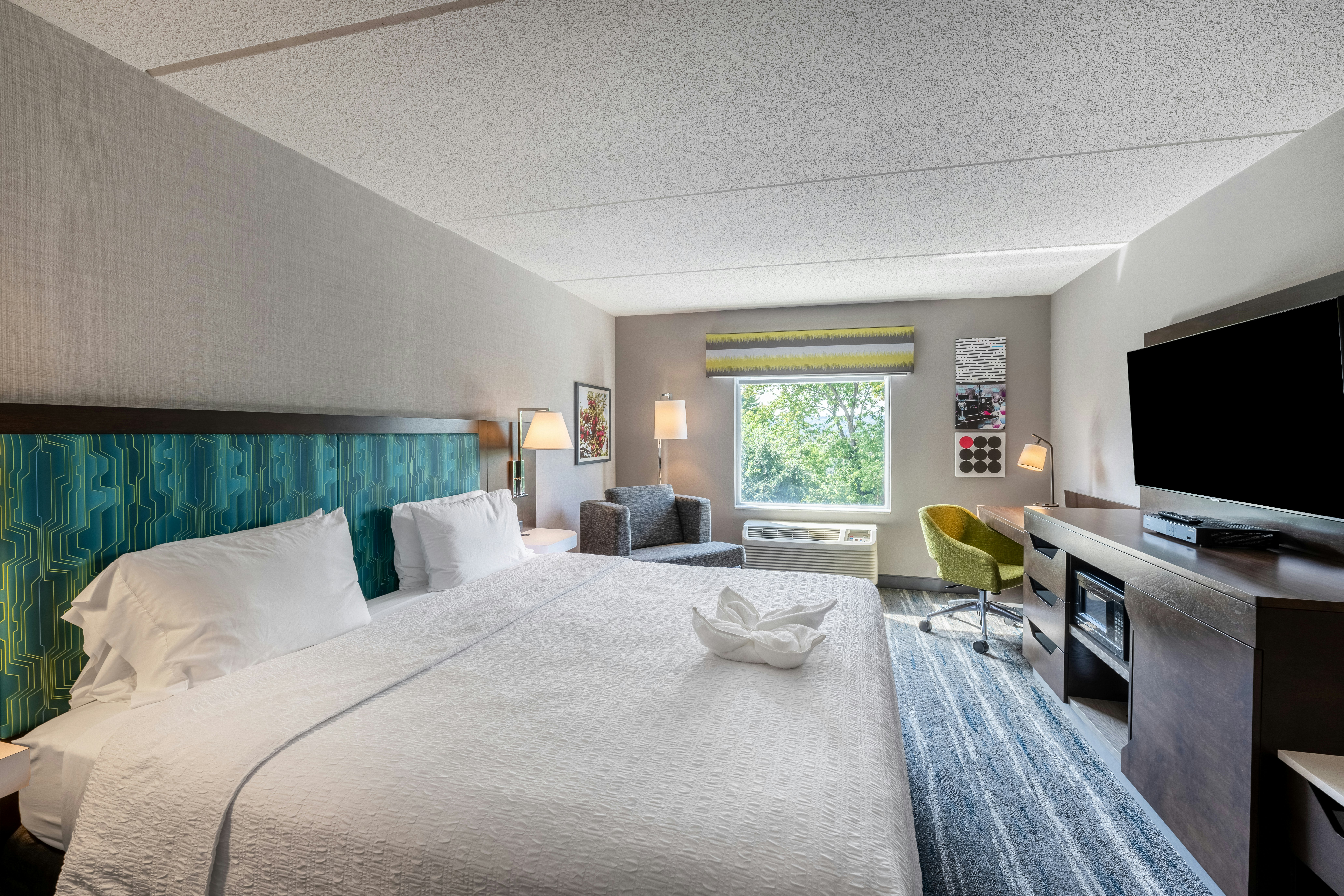 غرفة بسرير كينج، Hampton Inn & Suites Poughkeepsie 2/10