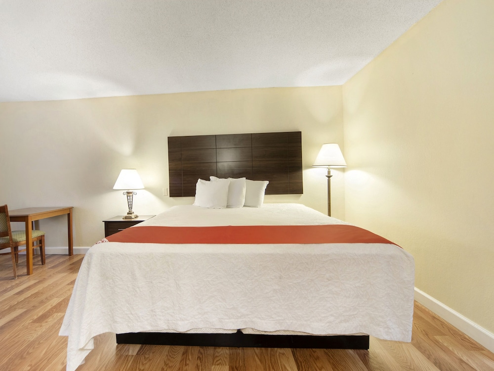 Hotel Brewton 16/49