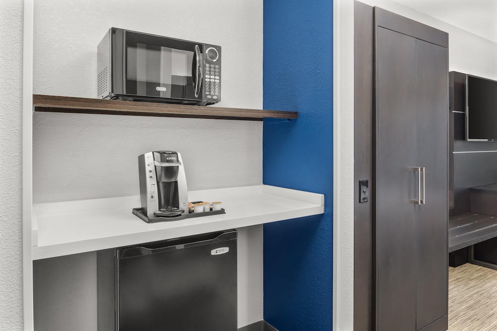 Holiday Inn Express Hotel Suites Greenville Spartanburg Duncan 58/66