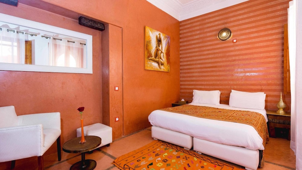 MANDARIN, COMFORT, DOUBLE OR TWIN BED, PRIVATE BATHROOM
