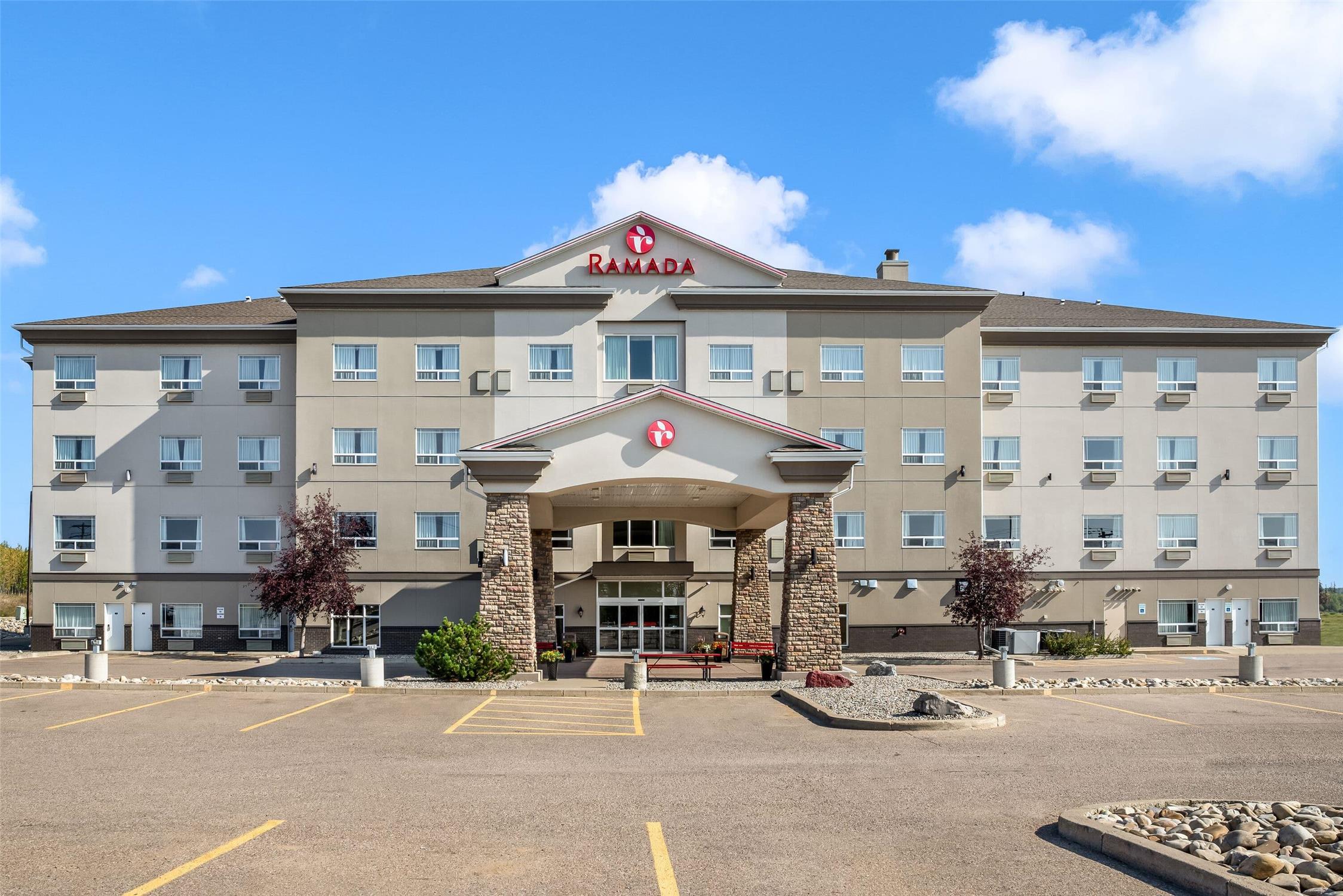Ramada Lac La Biche 53/56