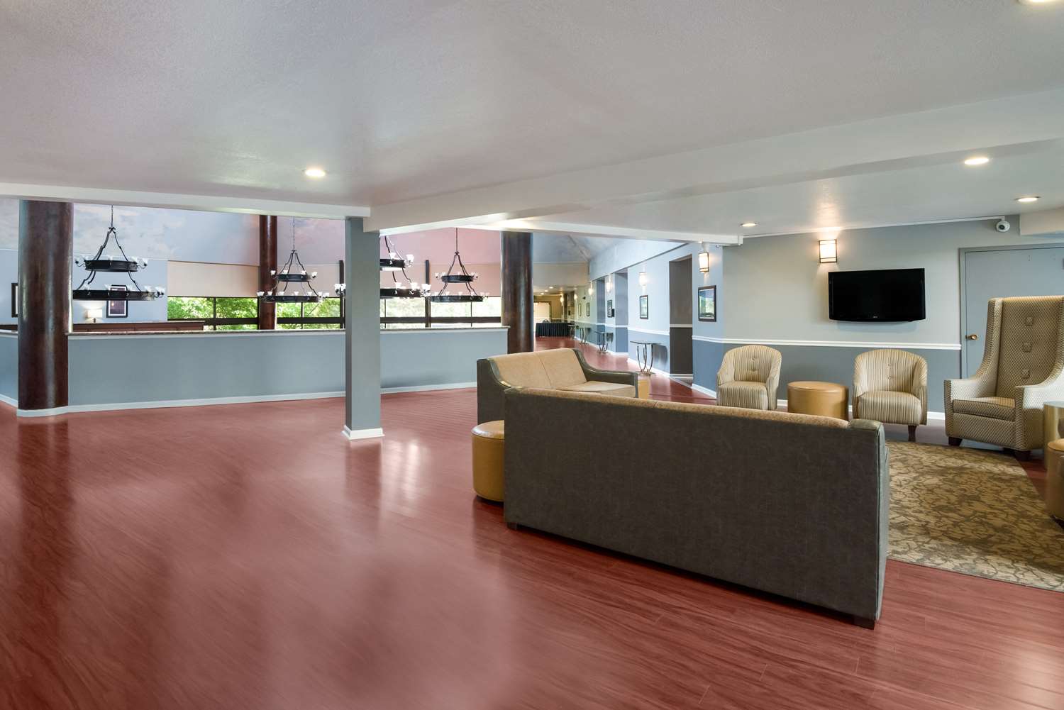 SureStay Plus Hotel by Best Western Reno Airport 50/91