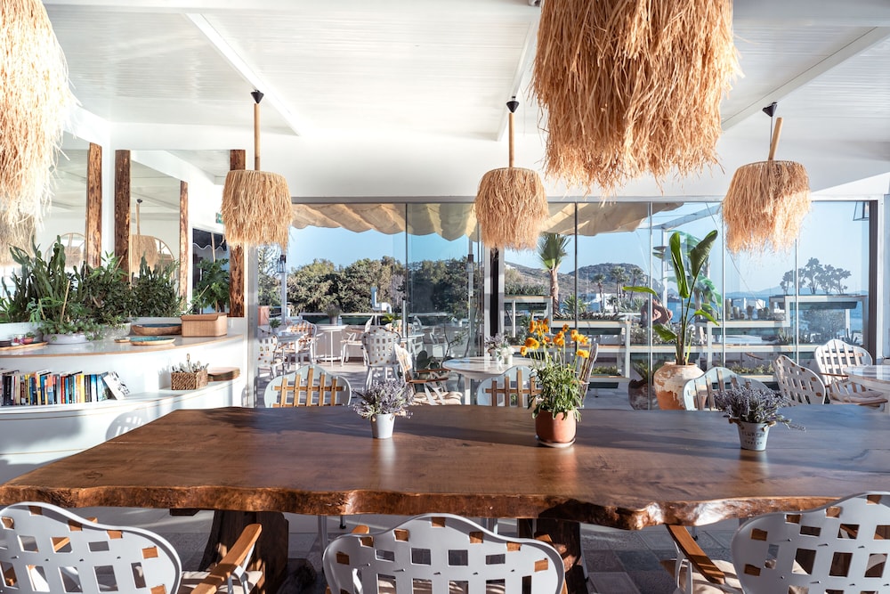 Liman Hotel Gumusluk 35/50