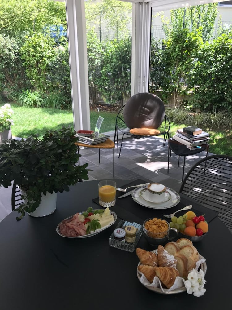 Conti Guest House 32/44