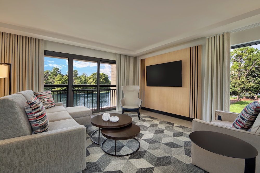 Disneys Contemporary Resort 27/50