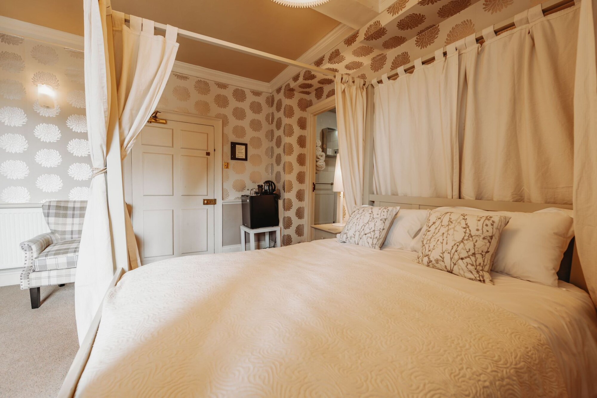 Four Poster, Superior, King Bed