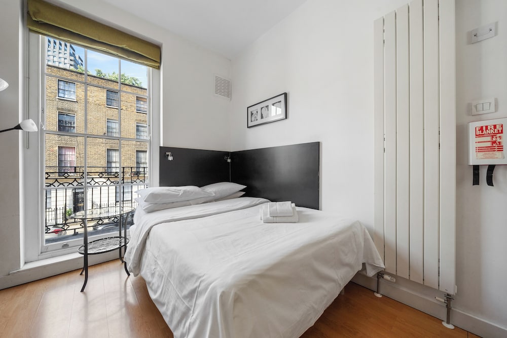 Studios 2 Let North Gower 22/75