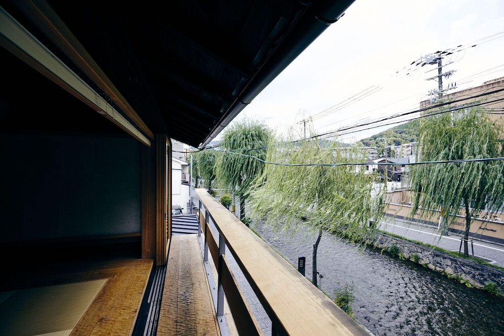 ANJIN Gion Shirakawa 16/17