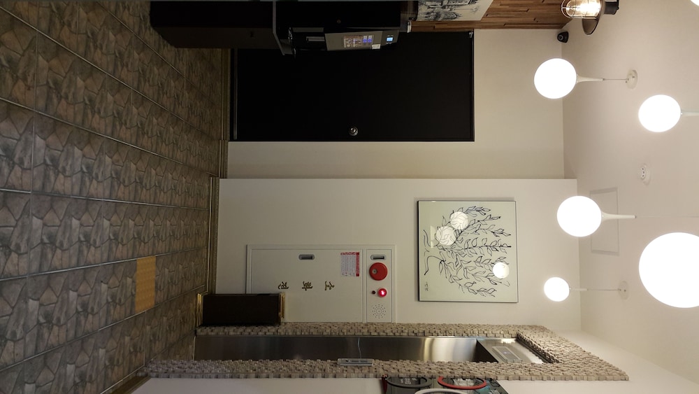 Ara Hotel 7/50