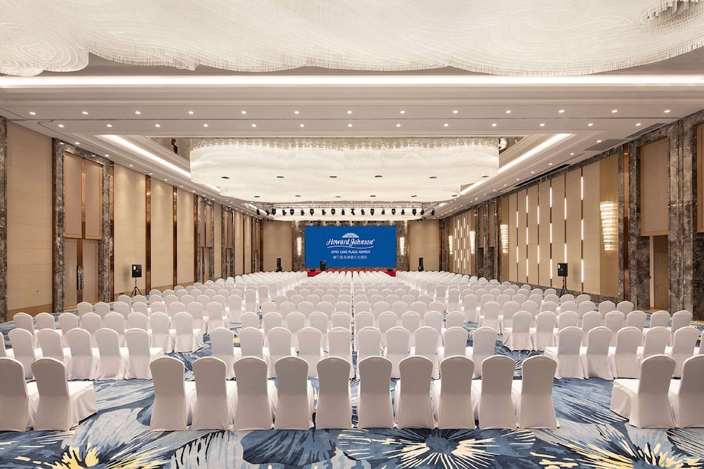 Howard Johnson by Wyndham Jimei Lake Plaza Xiamen 36/51