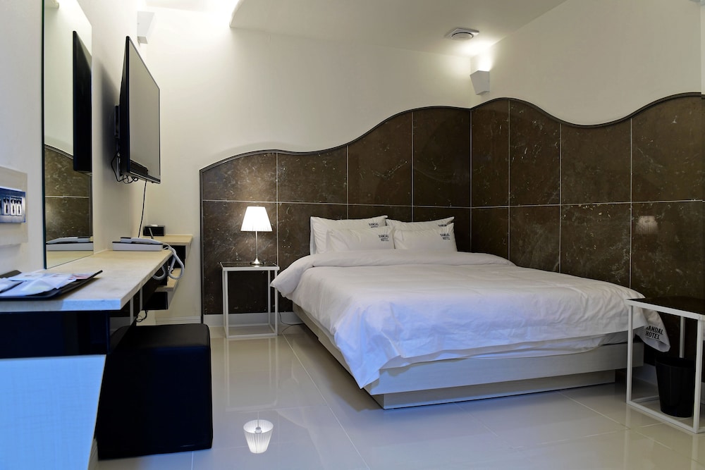 Bandal Hotel 17/25