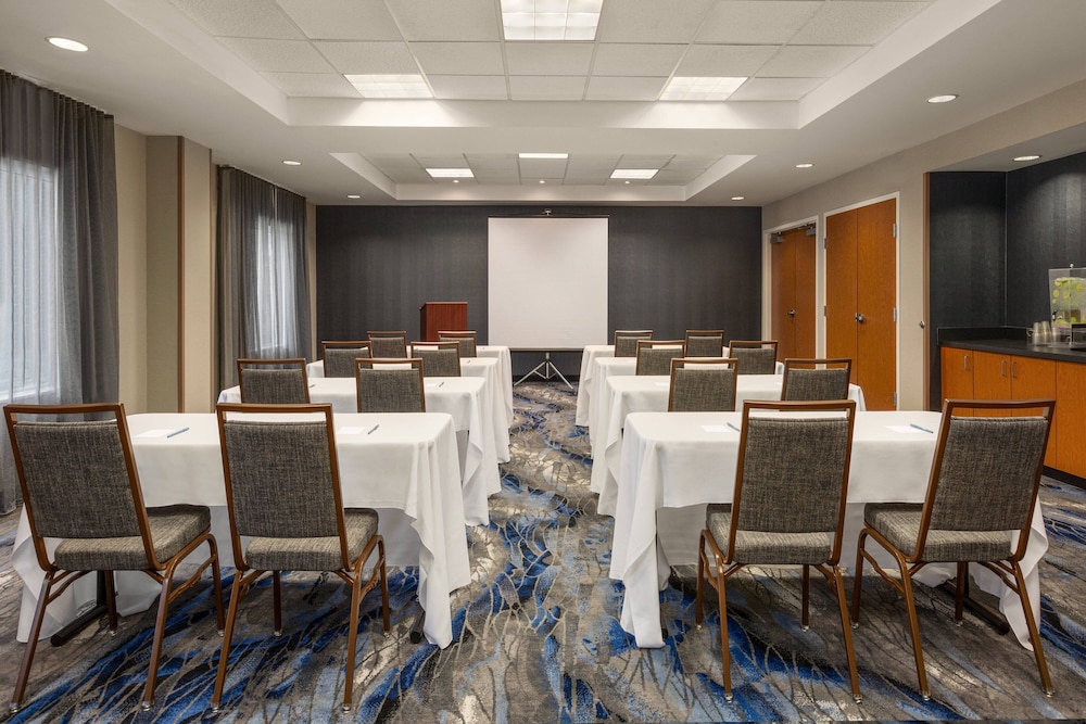 Fairfield Inn & Suites Jacksonville West/Chaffee Point 37/42