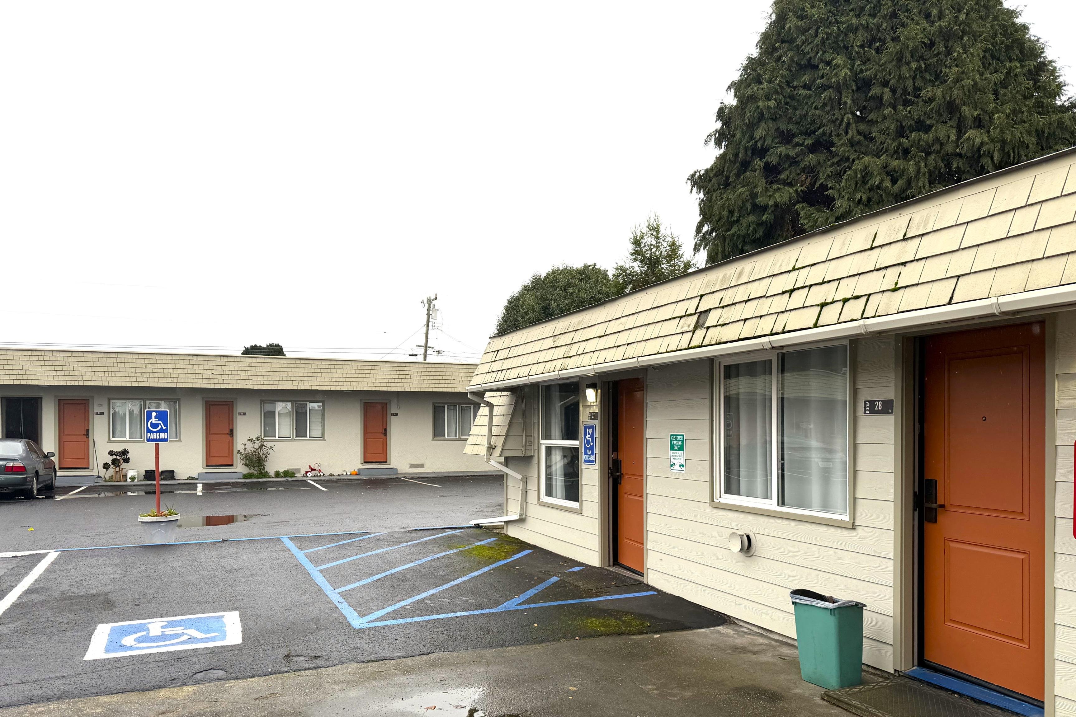 6 Rivers Motel 45/56