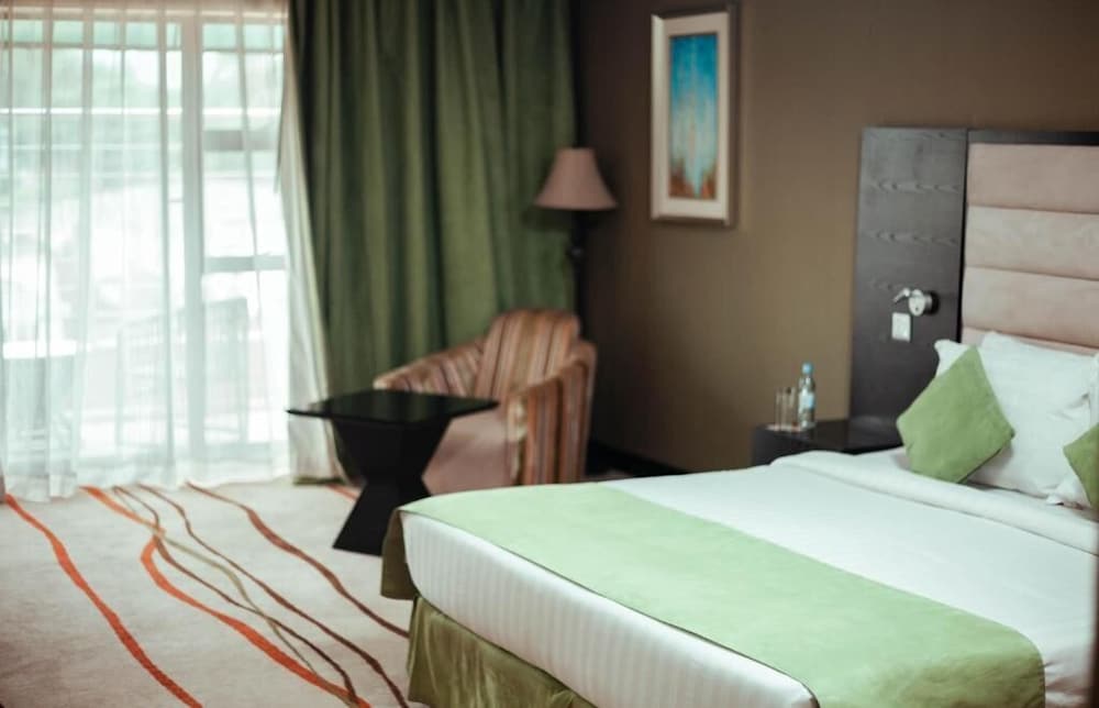 Crossroads Hotel Blantyre 12/47
