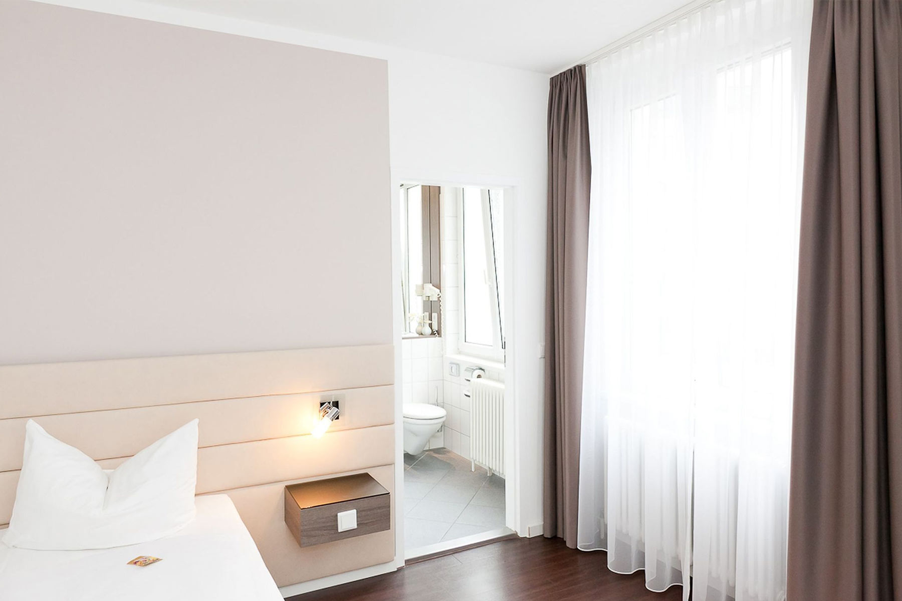Room, Single