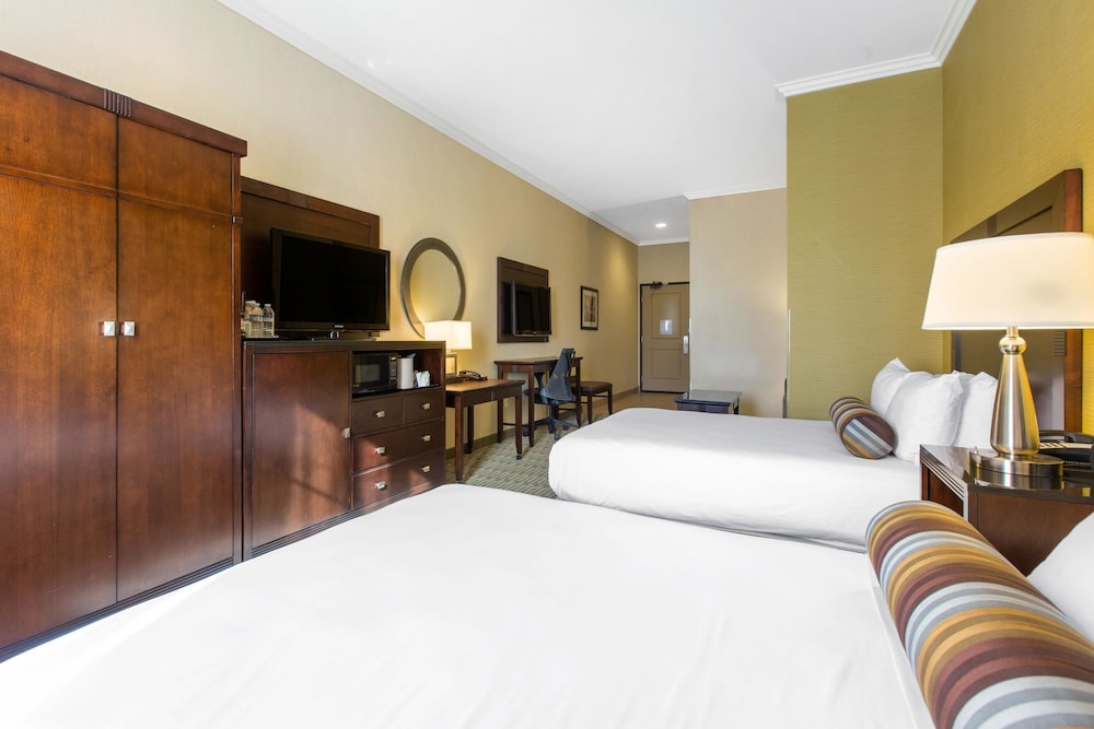 The Oaks Hotel And Suites 26/43