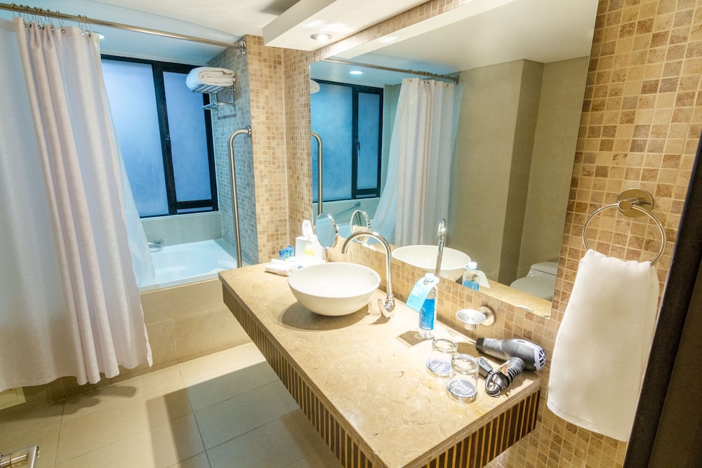 Sonesta Hotel Cali 24/50